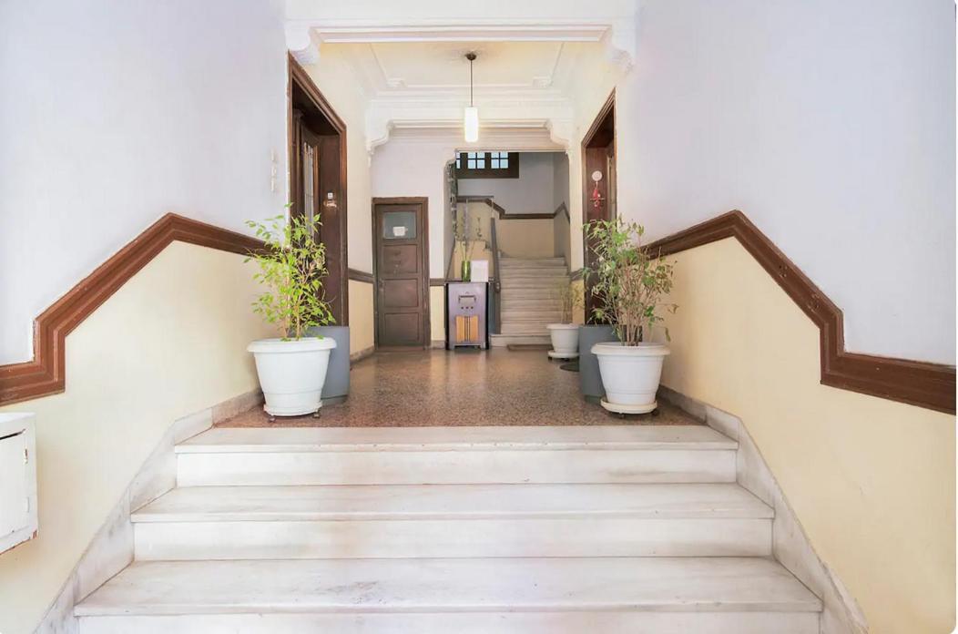 Neoclassical House In The Center Of Athen Exterior foto